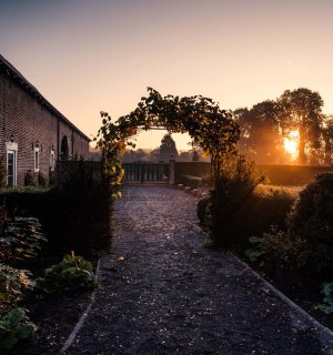 Gartenanlage im Sonnenuntergang auf Schloss Loersfeld im Rhein-Erft-Kreis, © Tourismus NRW e.V.