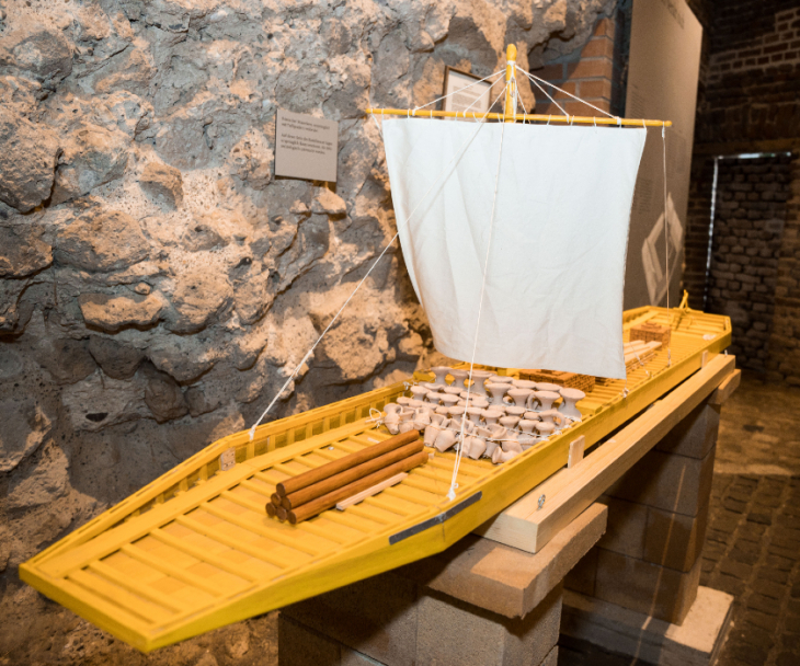 Die Schifffahrt am Rhein ist eines der vielen Themen, die in der Dauerausstellung von Haus Bürgel behandelt werden, © Werner Stapelfeldt, NRW-Stiftung