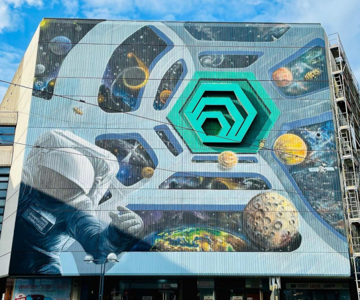 Krefeld has seen a number of street-art campaigns before. Gigantic murals such as the piece created by Anna Mrzyglod and Gregor Wosik at the Seidenweberhaus are still preserved, © Stadtmarketing Krefeld
