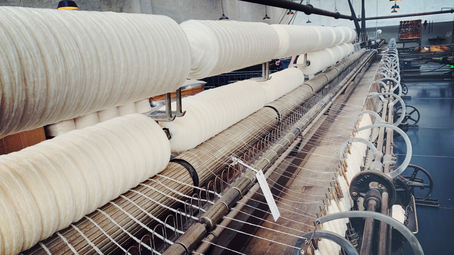 Loom in the cloth factory, © Ilona Marx
