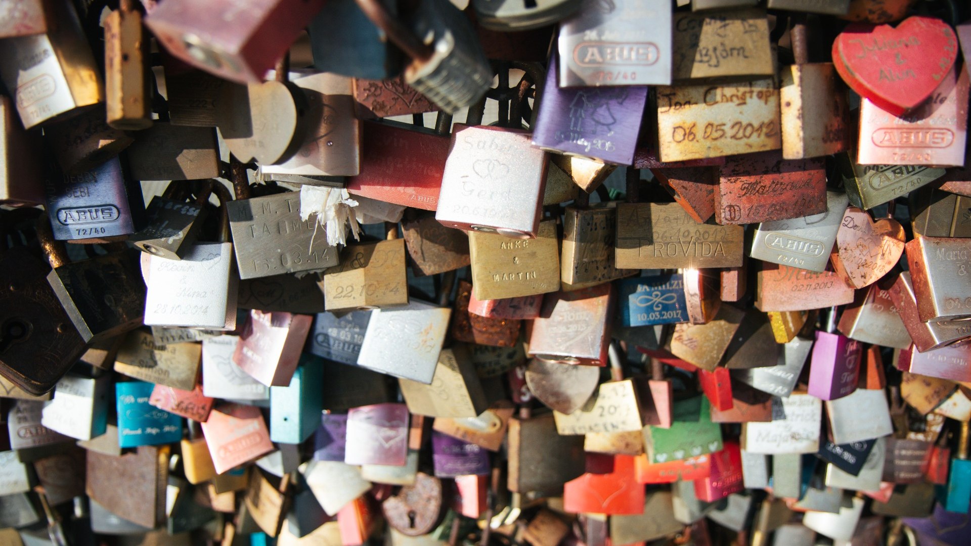 Love locks on the Hohenzollern Bridge, © Nina Hüpen-Bestendonk