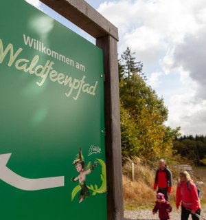 Sign to the trail &quot;Waldfeenpfad&quot; in Brilon, © Tourismus NRW