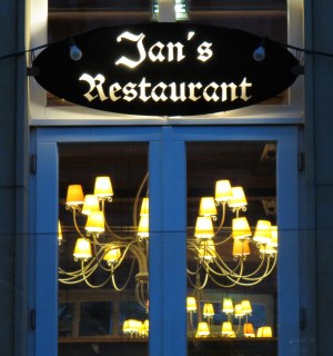 Star cuisine awaits travelers in Jan's Restaurant, © Anja Luckas