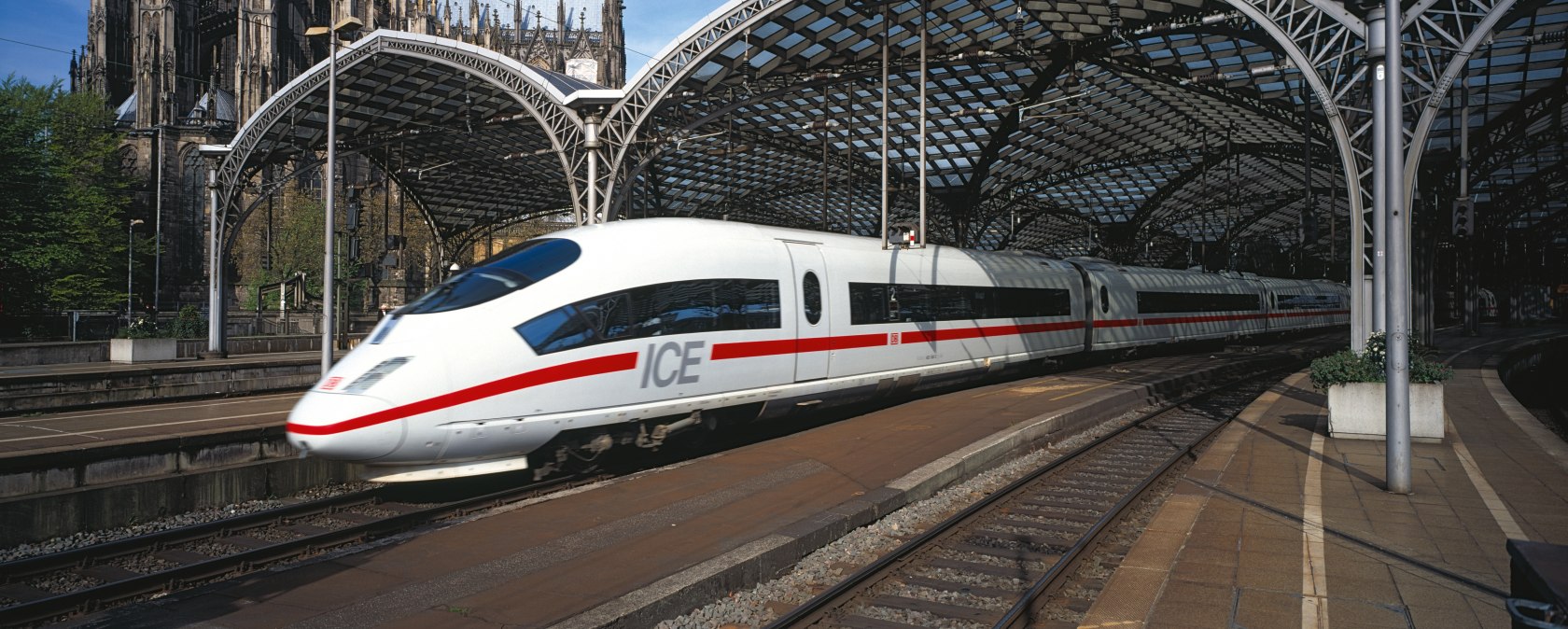 Arrival by train Cologne main station ICE, © Deutsche Bahn AG, Christian Bedeschinski